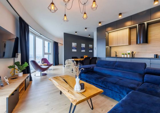 Panorama Capital Black