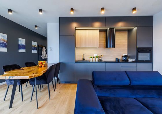 Panorama Capital Black