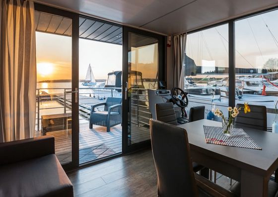 Domki na wodzie Topiko Czarter - Port przy hotelu Ognisty Ptak