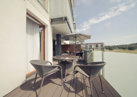 Słoneczny apartament z dużym tarasem tuż przy lesie