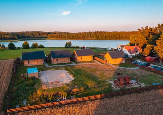Zalesie 7D - domki nad jeziorem z własną linią brzegową MAZURY