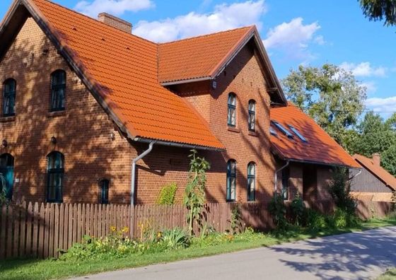 Czarna Jachta - Na szlaku legend. Pokoje nad jeziorem. Żywy