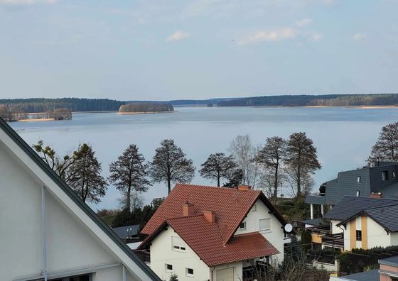 Apartament Cień Wiatru widok na jezioro