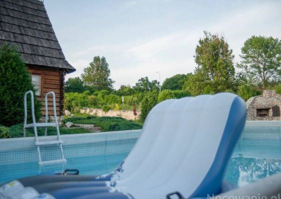 Chata w Mirowie Niegowa