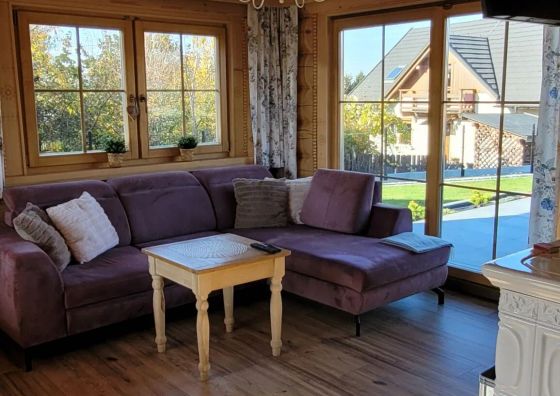 Dom z bala Koronka - Górskie Przysiółki w Koniakowie 