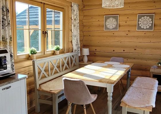 Dom z bala Koronka - Górskie Przysiółki w Koniakowie 