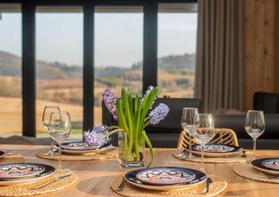 W Sercu Kotliny - luksusowe wille 8 osobowe z balią opalaną drewnem i widokiem na góry Marcinów