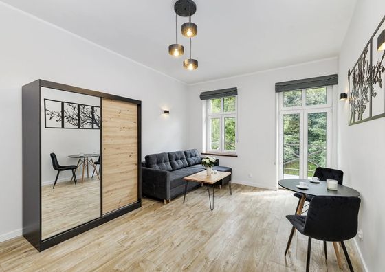 Przytulna Kawalerka w Sercu Nowej Rudy