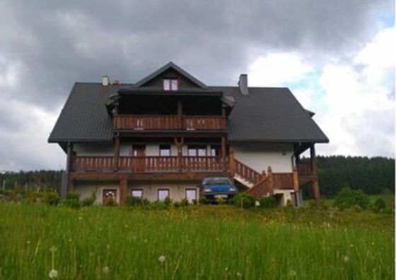 Dom na Skale Rabe, Czarna