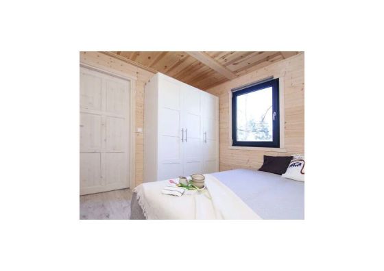 Szare Domki Okuninka J. Białe