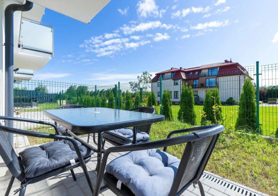 Brązowy Apartament z Ogródkiem | Biurko | Parking