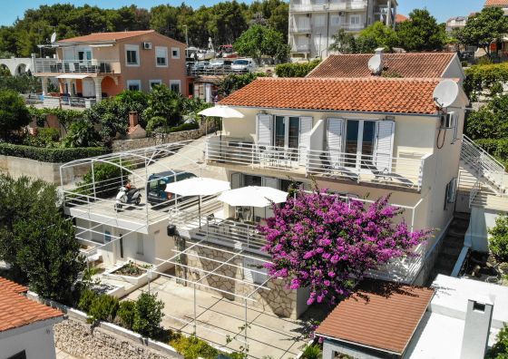 Apartments Lumini Okrug Gornji