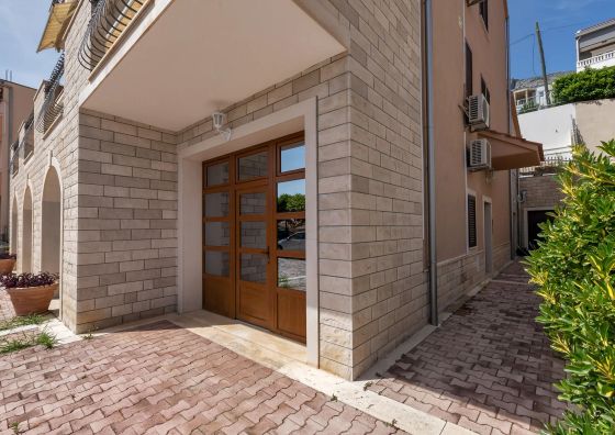 Apartments And Rooms With Parking Space Duće, Omiš - 10303 Duće
