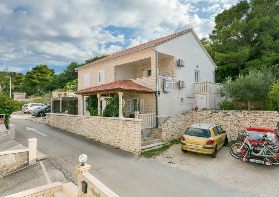 Apartments With Parking Space Postira, Brač - 2948 Postira