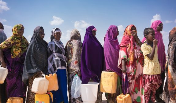 Kilometrowe wędrówki po wodę – trudna sytuacja mieszkańców wielu krajów Afryki