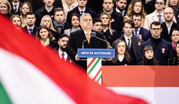 Wybory na Węgrzech. "Żeby Orbán przegrał, na Ukrainę musiałaby spaść bomba atomowa"