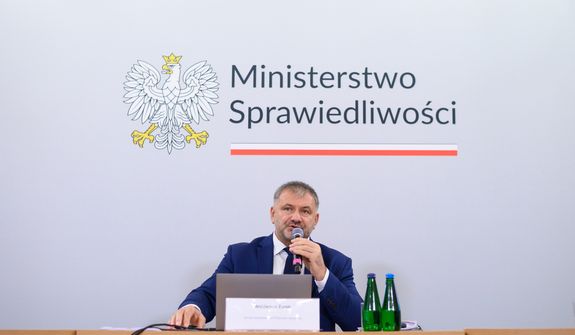 Wychodzą z więzienia, trafią na ulicę. Kolejne efekty paraliżu Funduszu Sprawiedliwości