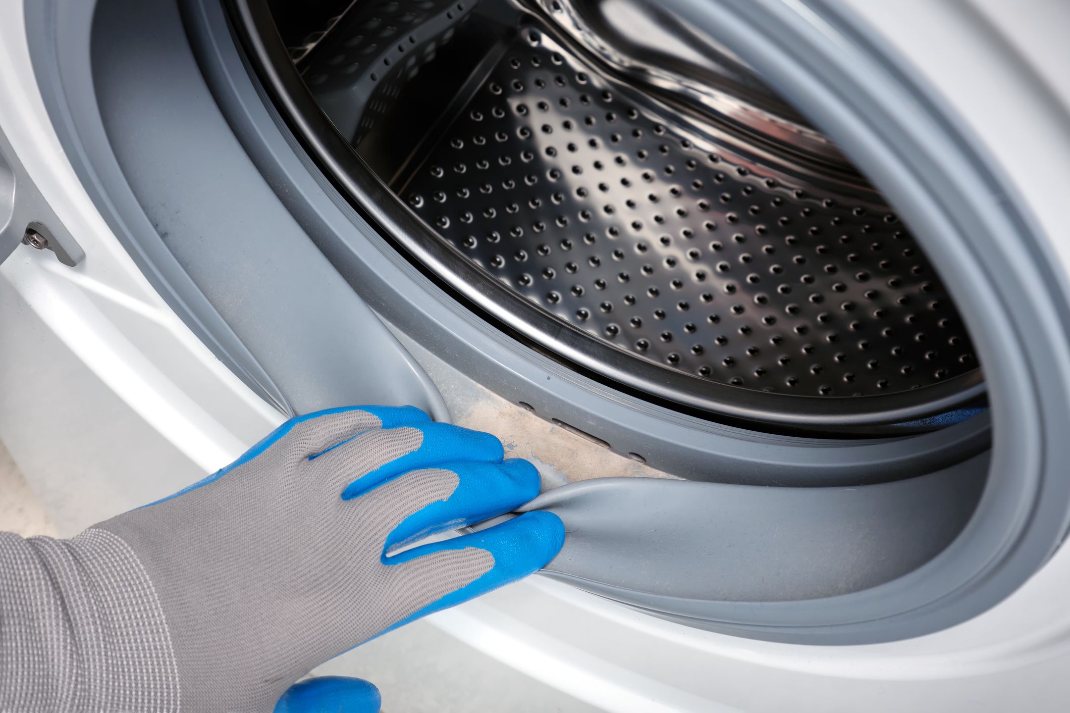Say goodbye to musty laundry: Easy washing machine tips