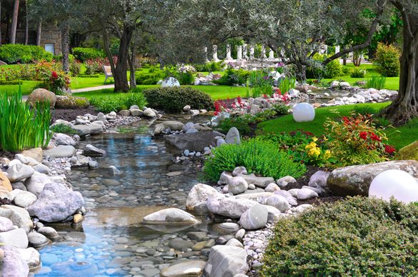 Sucha rzeka w ogrodzie