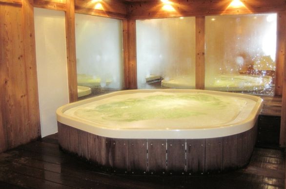 Wanna z hydromasażem