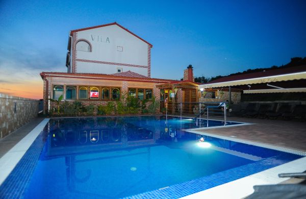 Apartments With Swimming Pool Caska, Pag - 4109 Caska