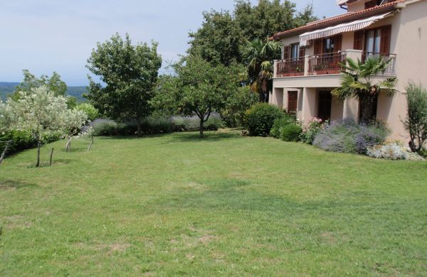 Apartments With Parking Space Presika, Labin - 7390 Presika
