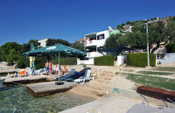 Seaside House For Families With Children Zatoglav, Rogoznica - 12212 Zatoglav