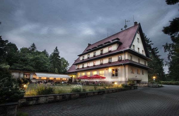 Parkhotel Skalní město Holín