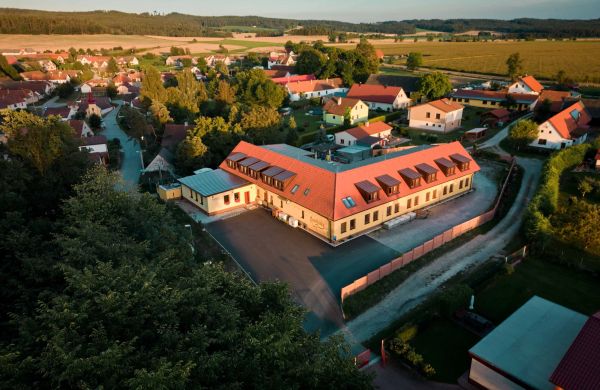 Penzion a restaurace Zlatovláska u zámku Červená Lhota Pluhův Žďár