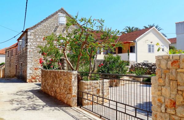 House Lara Vrboska