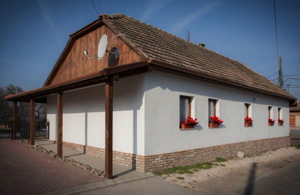 Grabensia Iskolamester Apartmanház Garáb