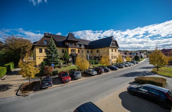 Valašský hotel a Pivní lázně OGAR Pozlovice