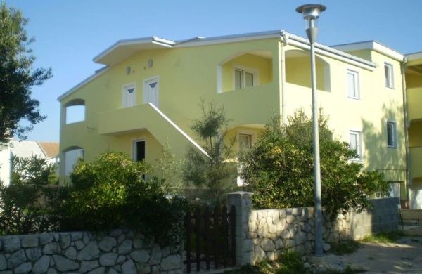Apartments Cecilija Povljana