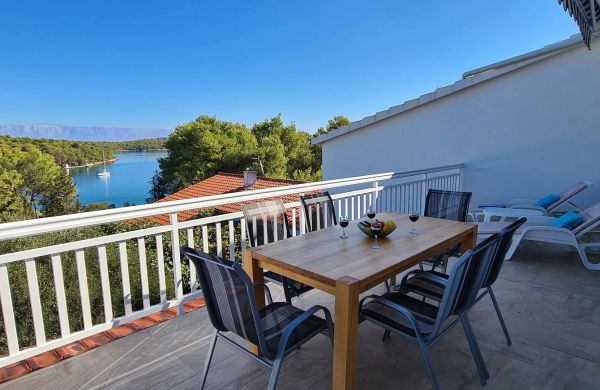 Apartment Penthouse by the sea Vrboska