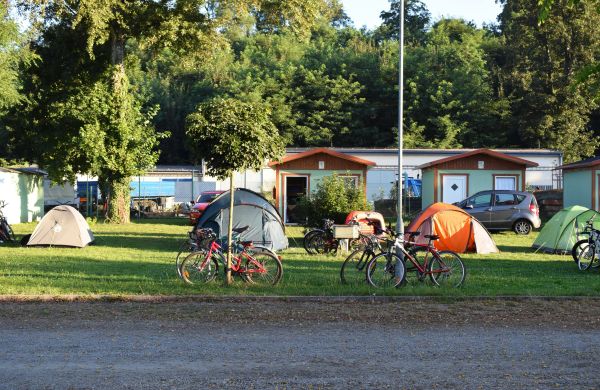 Marina - Lodě a Karavany Týnec nad Labem