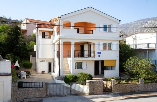 Apartments Artur Ribarica