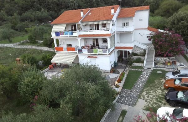 Apartmani Dora Kampor