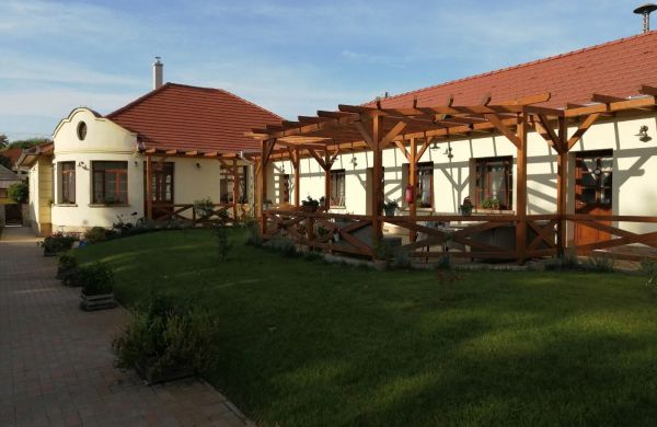 Napkirályfi Udvarház Tápiószőlős