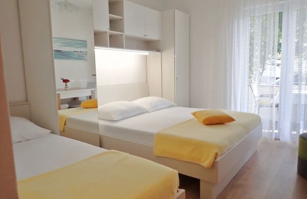 Apartments and Rooms Sidro Seline
