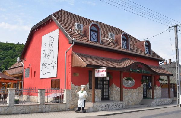 Vár Panzió Sirok