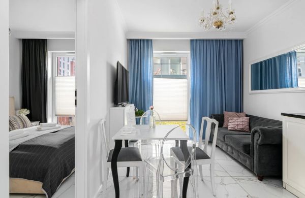Stare Miasto Apartament z Ogrodem B - Comfy Apartments