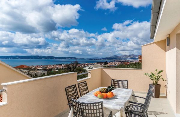 Apartman Kaštel Gomilica - CDT664