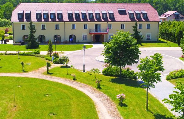 Chateau Hotel Jurjevec Brežane Lekeničke