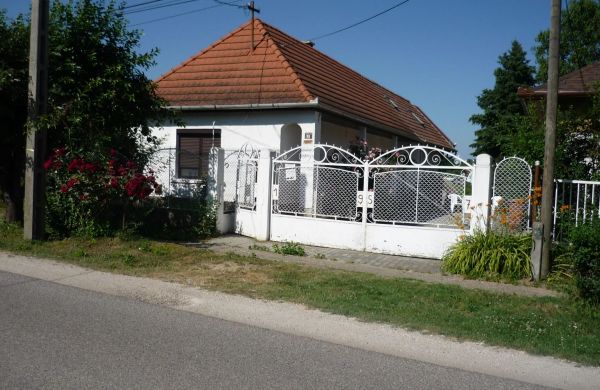 Magdika Vendégház Pázmánd