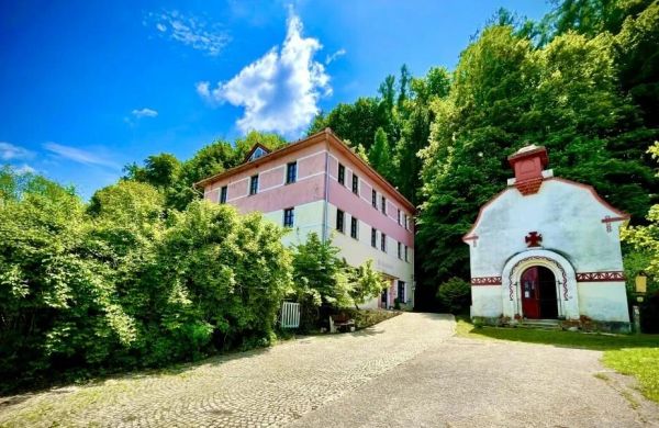 HARABURDI® Recyclart Hotel Kostelec nad Orlicí