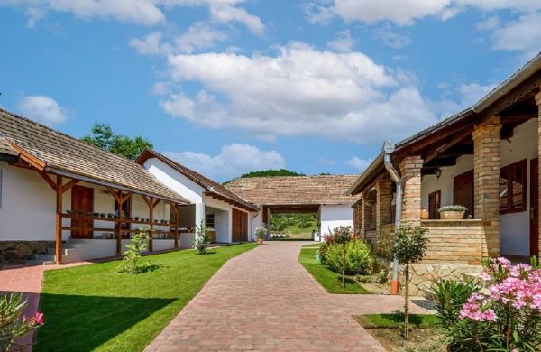 Pipacs és Tulipán Vendégház Bodony