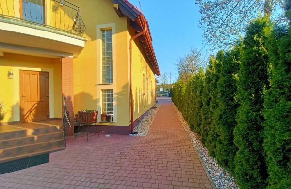 Noclegi u Moni Pokoje Hotelowe Zielona Góra