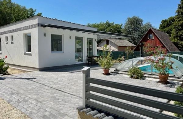 Ezüstpart Apartman Makád