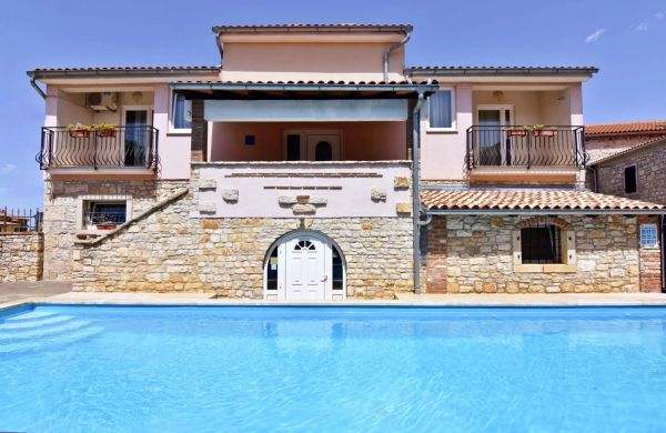 Apartmani Noemi Tar