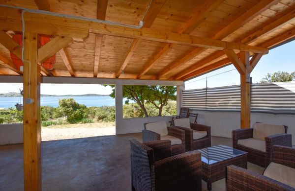 House Romano Nevidane